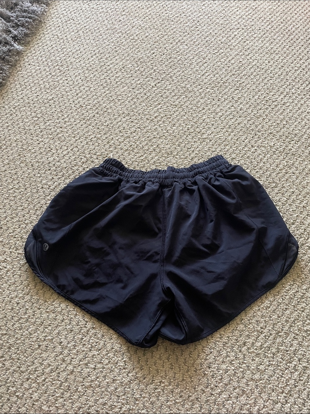 lululemon athletica hotty hot shorts black size 6 4” Women's Run Shorts